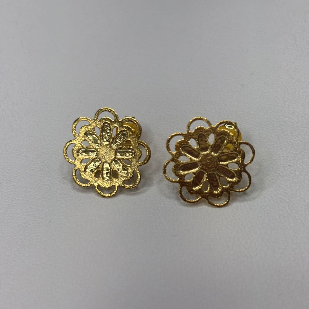 Base de Aro Mandala Flor - Bañada en oro