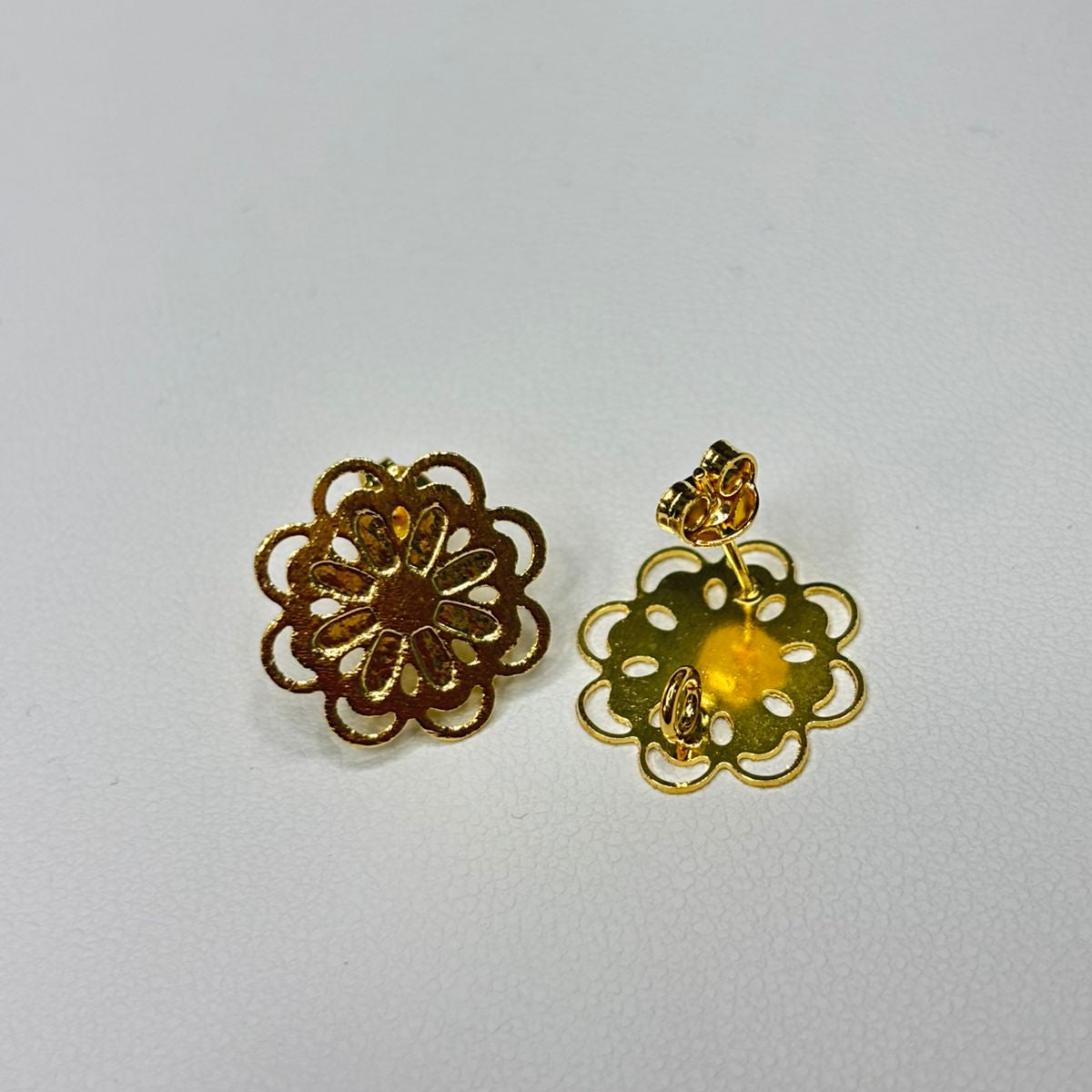 Base de Aro Mandala Flor - Bañada en oro