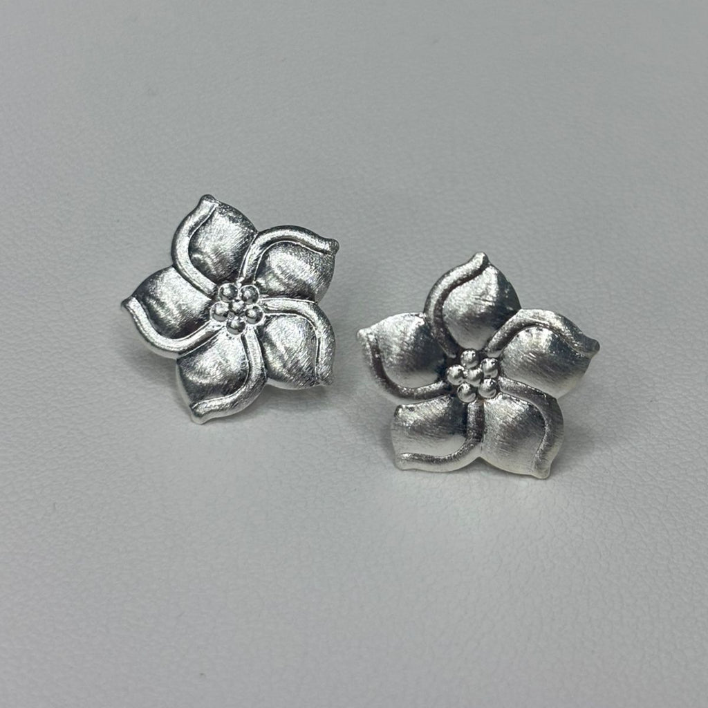 Base de Aro Flor Lorna con argolla - Bañada en plata