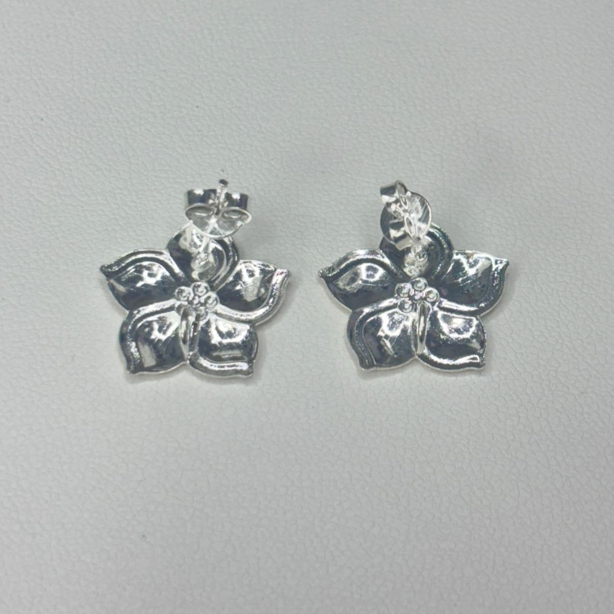 Base de Aro Flor Lorna con argolla - Bañada en plata