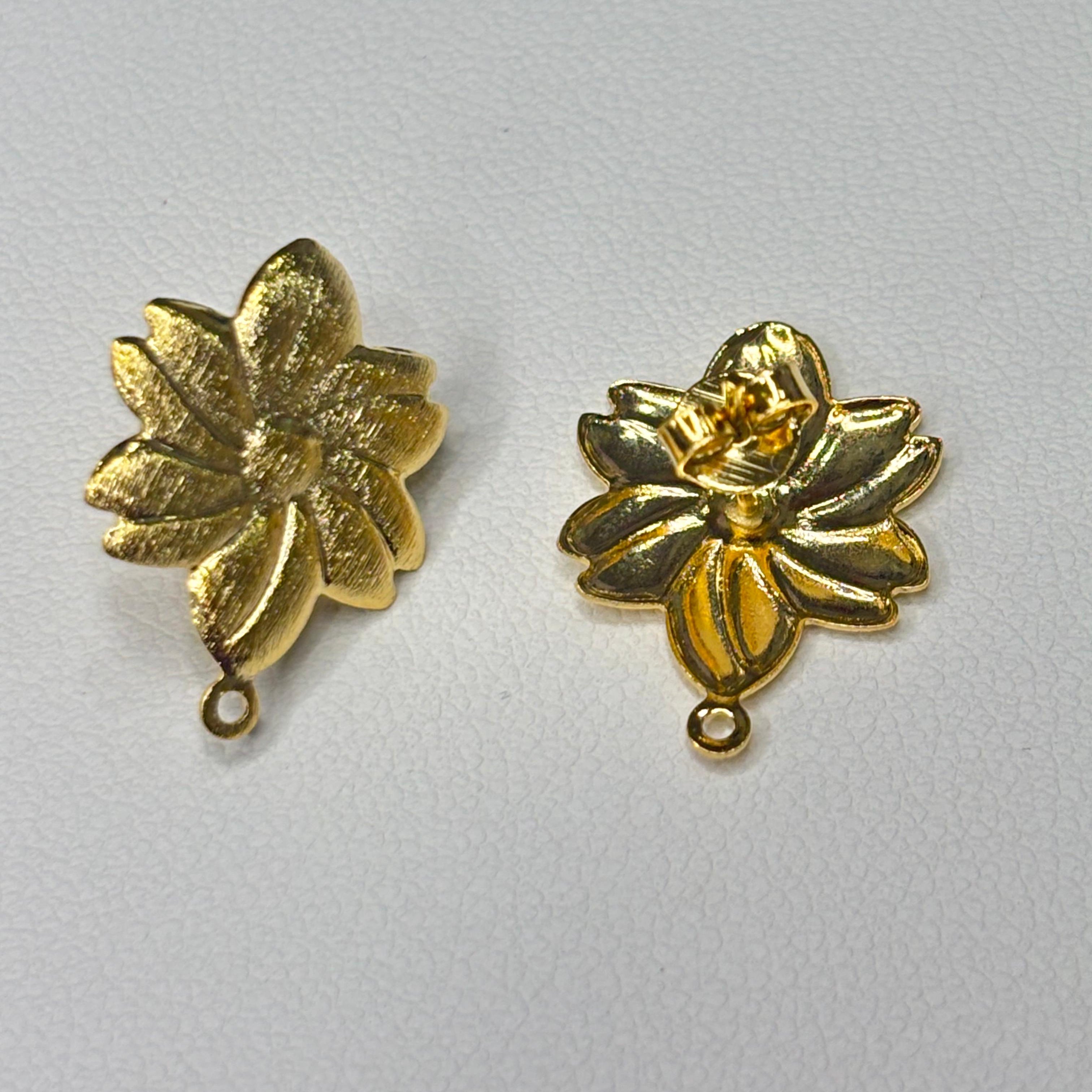 Base de Aro Flor Tamara - Bañada en oro