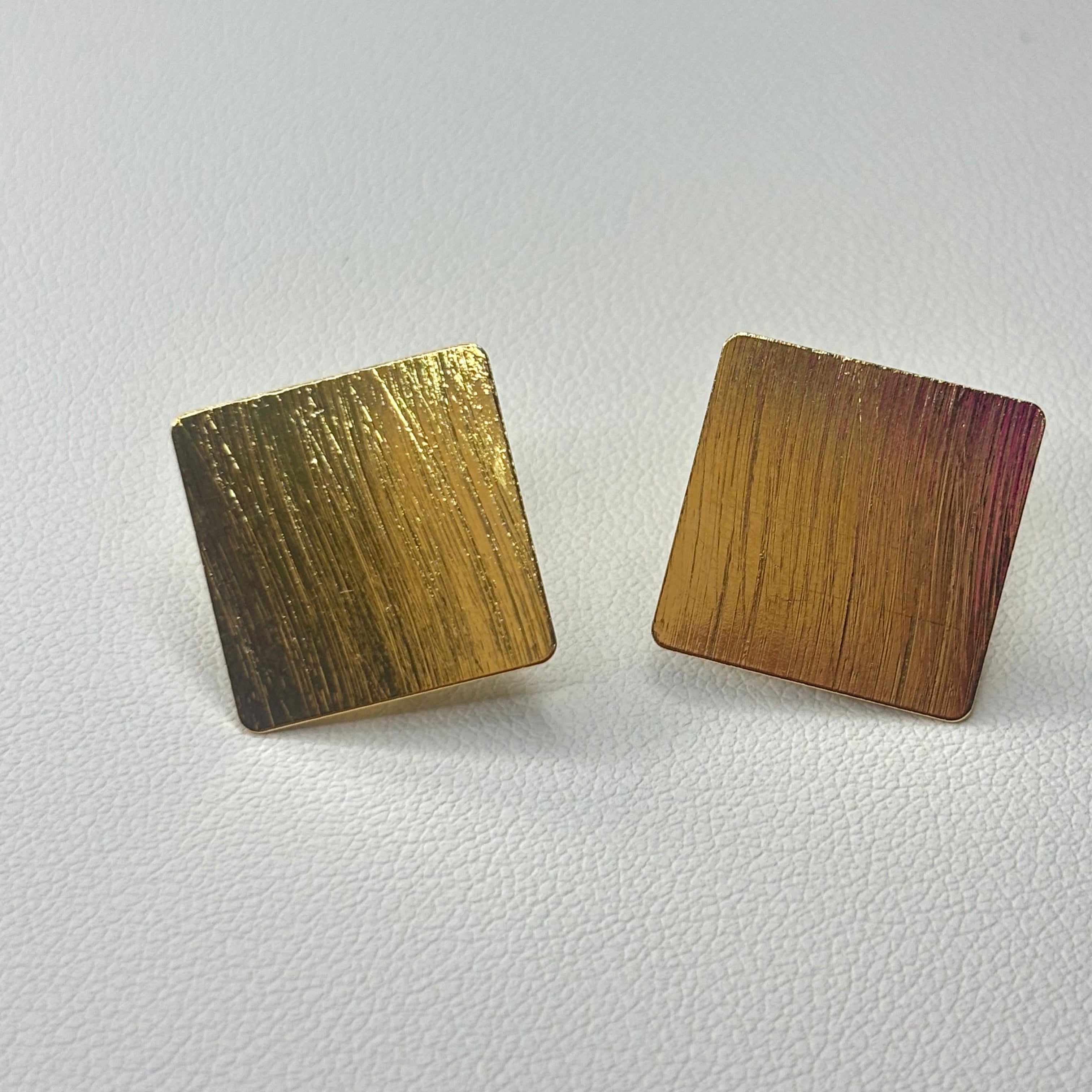 Base de Aro cuadrada con argolla - Bañada en oro