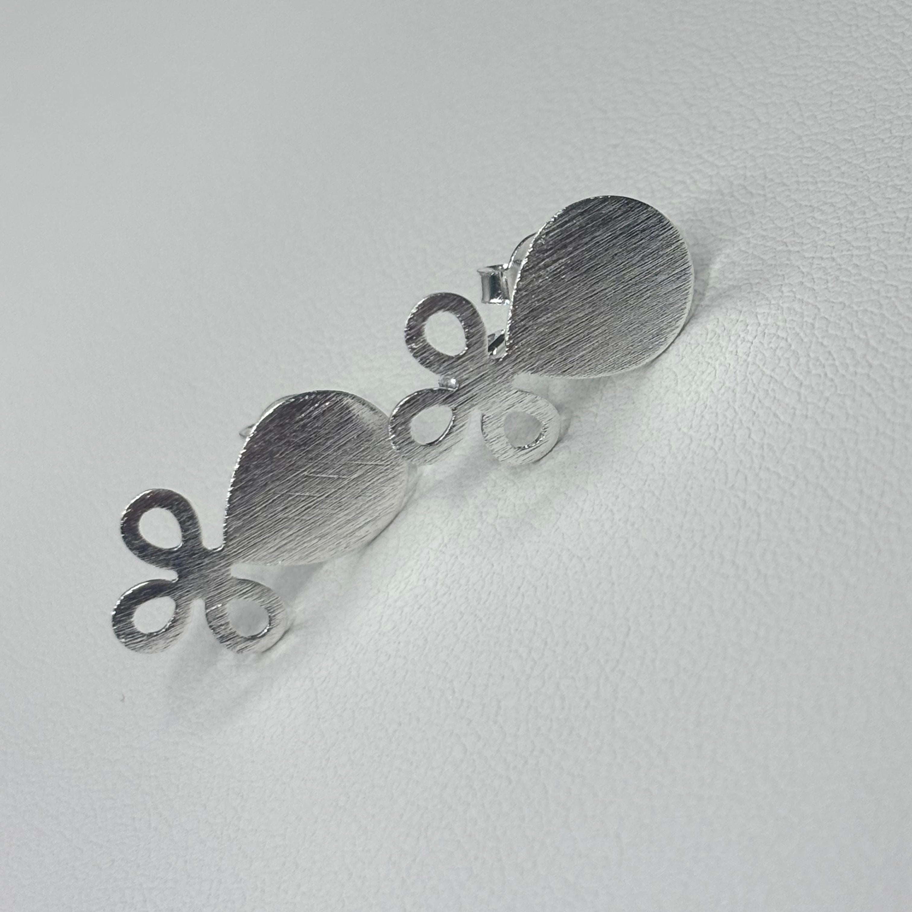 Base de Aro Flor Alessa con argolla- Bañada en plata