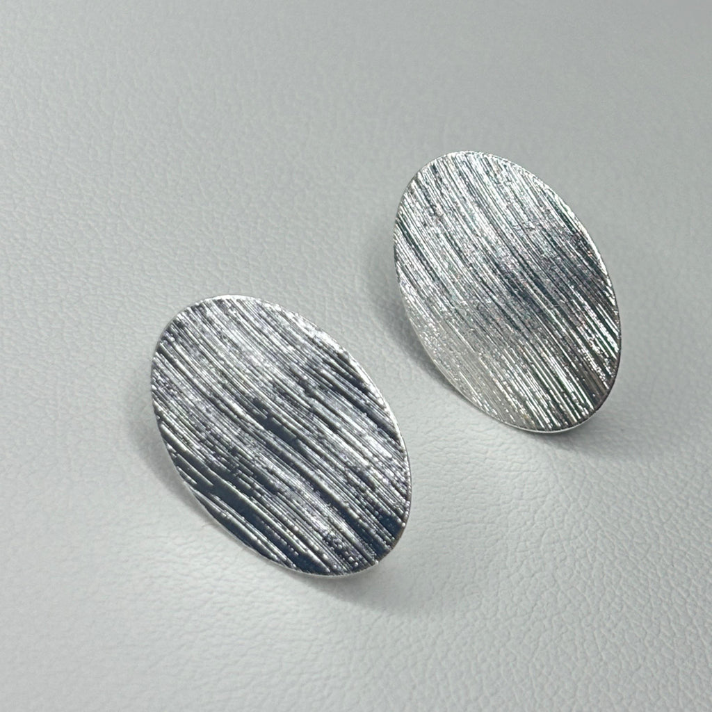 Base de Aro Ovalada Satinada con Argolla - Bañada en plata