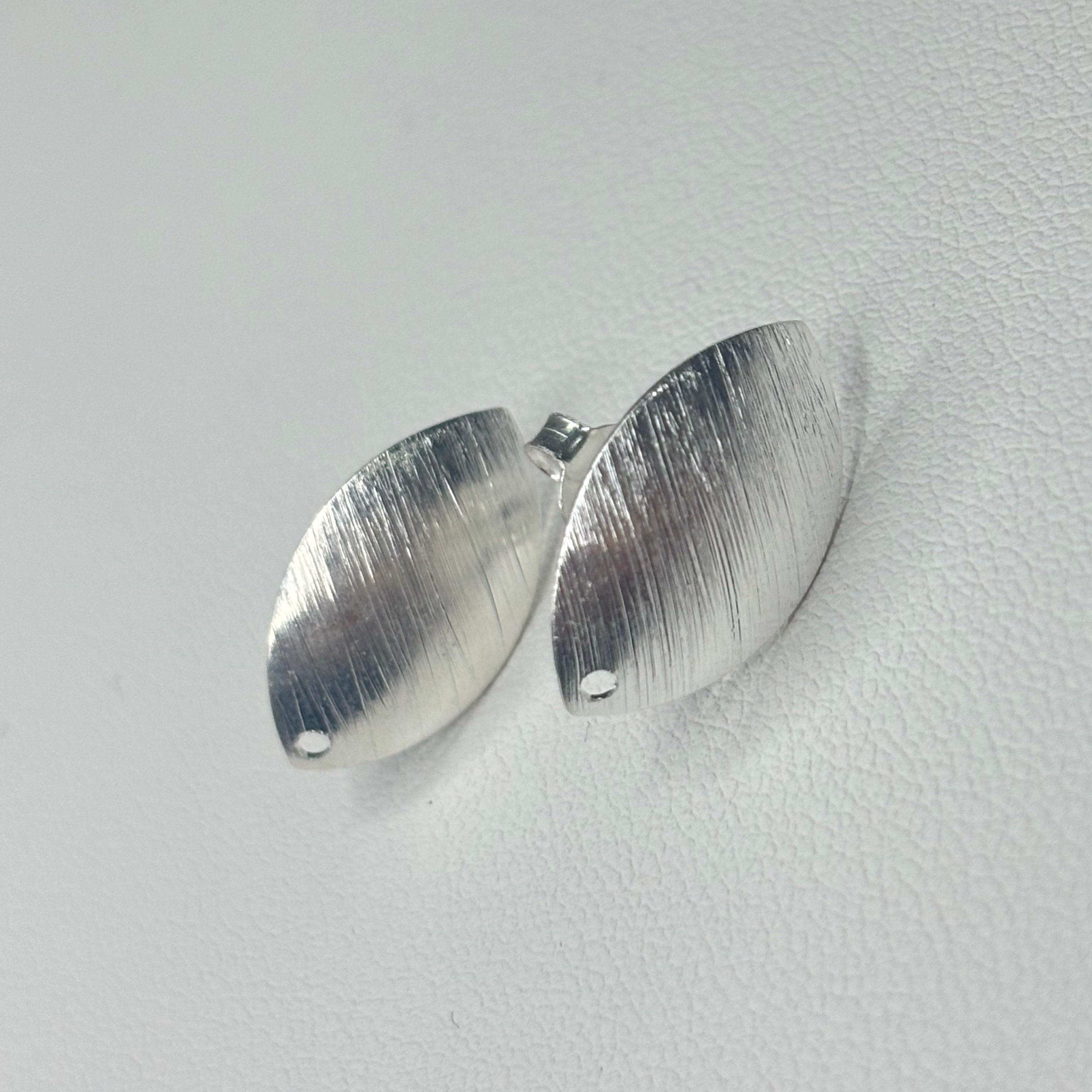 Base de Aro Ovalada Curva - Bañada en Plata