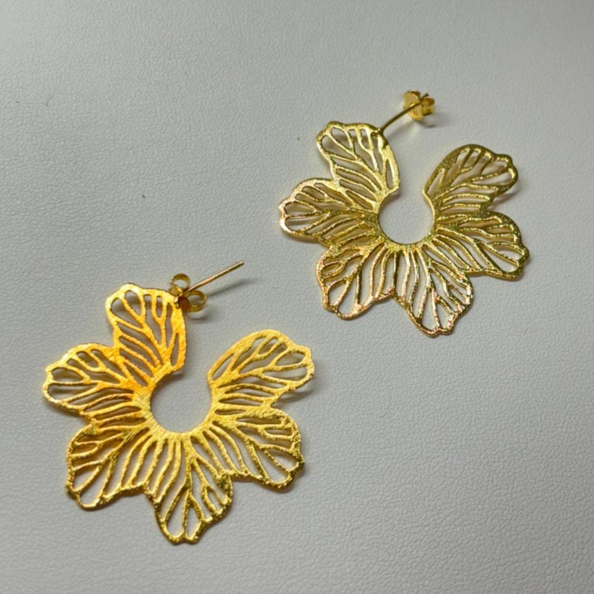 Argollas Flor - Bañadas en oro