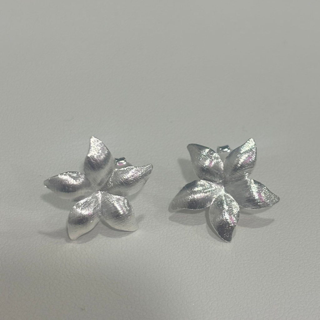 Base de Aro Flor Marta con argolla - Bañada en plata