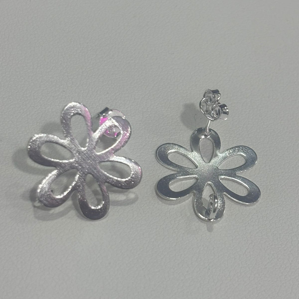 Base de Aro Flor Alicia con argolla - Bañada en plata